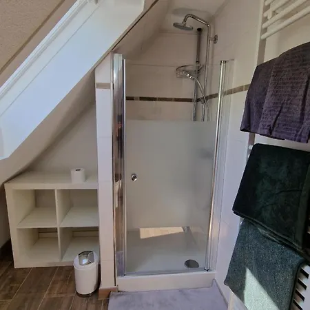 Tinyroom Mit Ausblick בית אירוח *